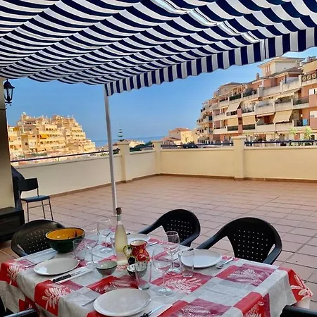Encantador Piso Con Terraza Y Piscina Appartement Benalmádena